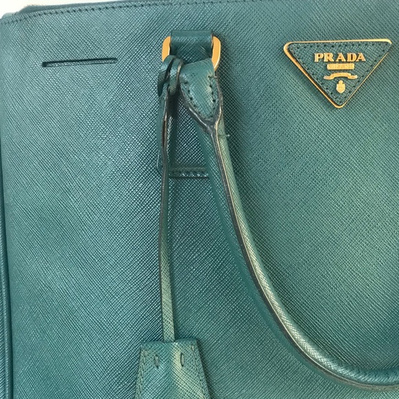 Prada Double-Zip Large Tote Bag - Picture 4 of 5